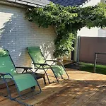 Дом отдыха In With Terrace, Garden *