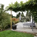 Prázdninový dům In With Terrace, Garden
