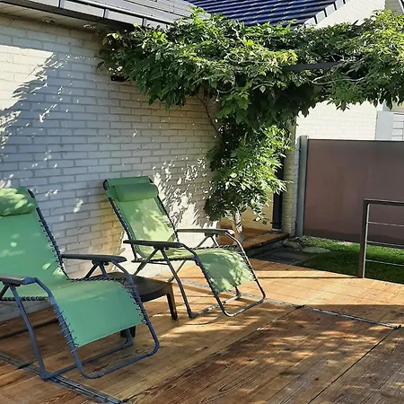Semesterbostad In With Terrace, Garden *
